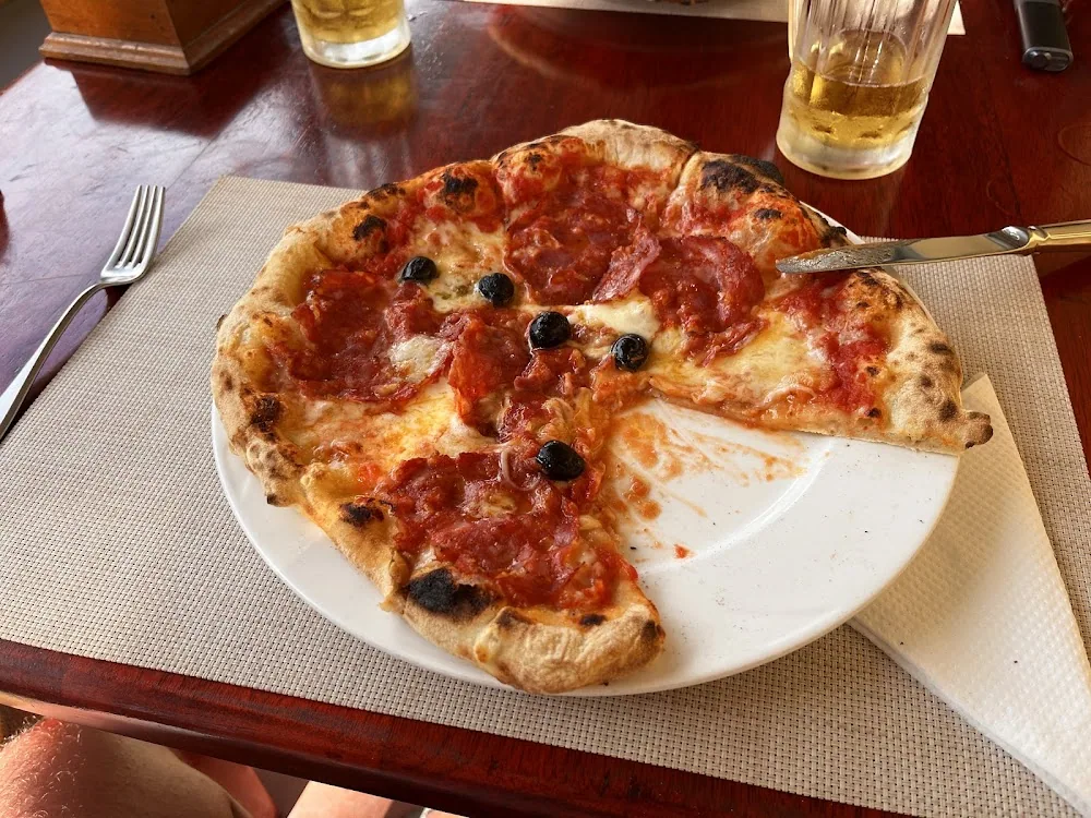 Gregoire Pizzeria, Anse Reunion